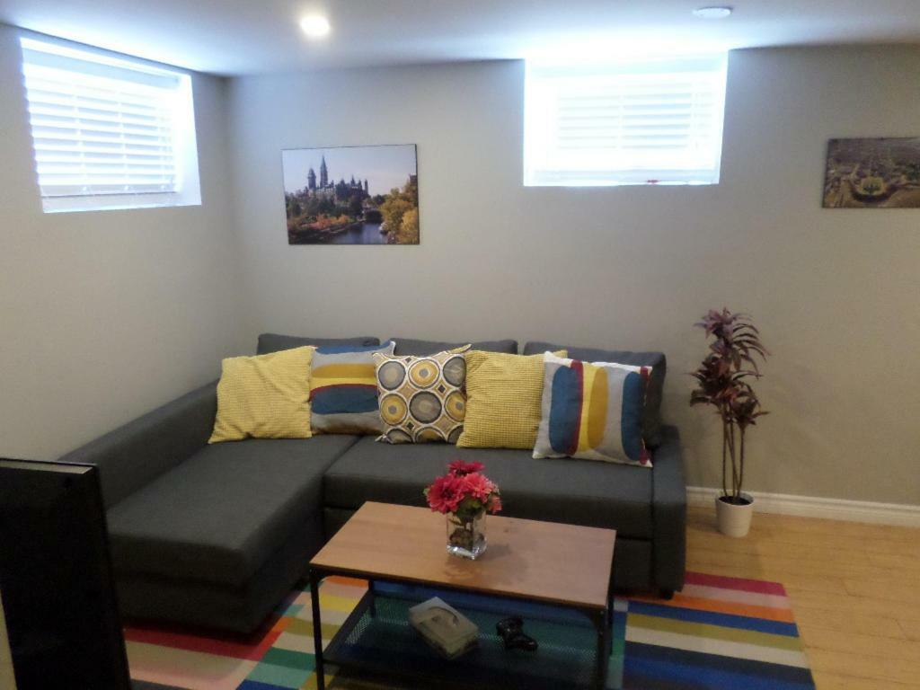 Fantastic And Modern Downtown 1-Bed Basement Apt., Parking Wi-Fi And Netflix Included Οττάβα Εξωτερικό φωτογραφία